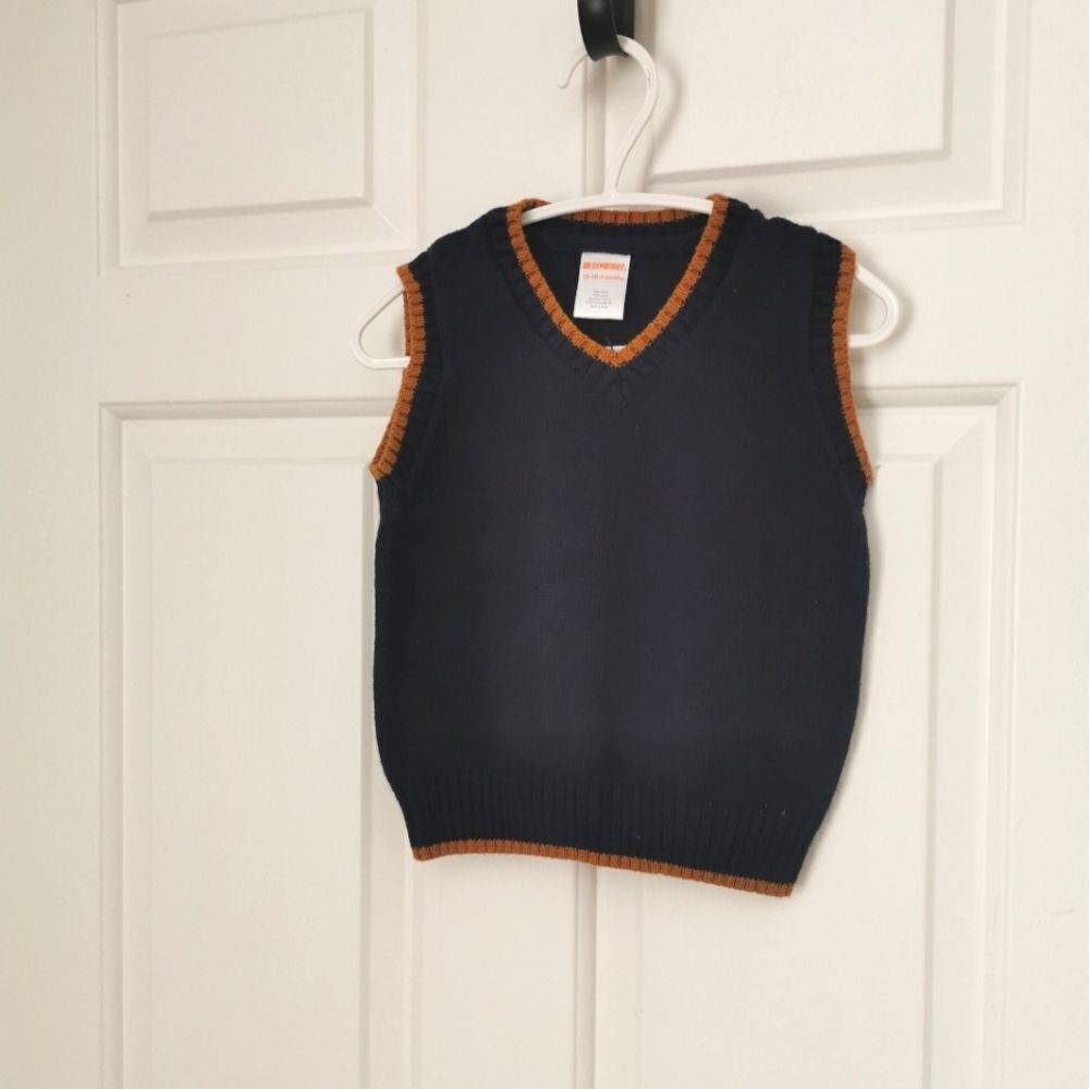 2/$20 Gymboree knit vest size 12-18